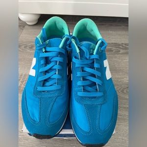 New Ladies New Balance 556 Sneakers, Blue & Teal, Size 10